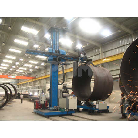 COLUMN AND BOOM LONG SEAM WELDING WITH ROTATORS AND SAW EQUIPMENT 