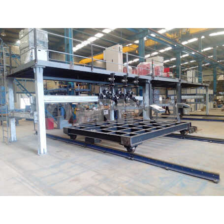 THREE TORCH WEAR PLATE WELDING MACHINE WITH MOVING BED TYPE